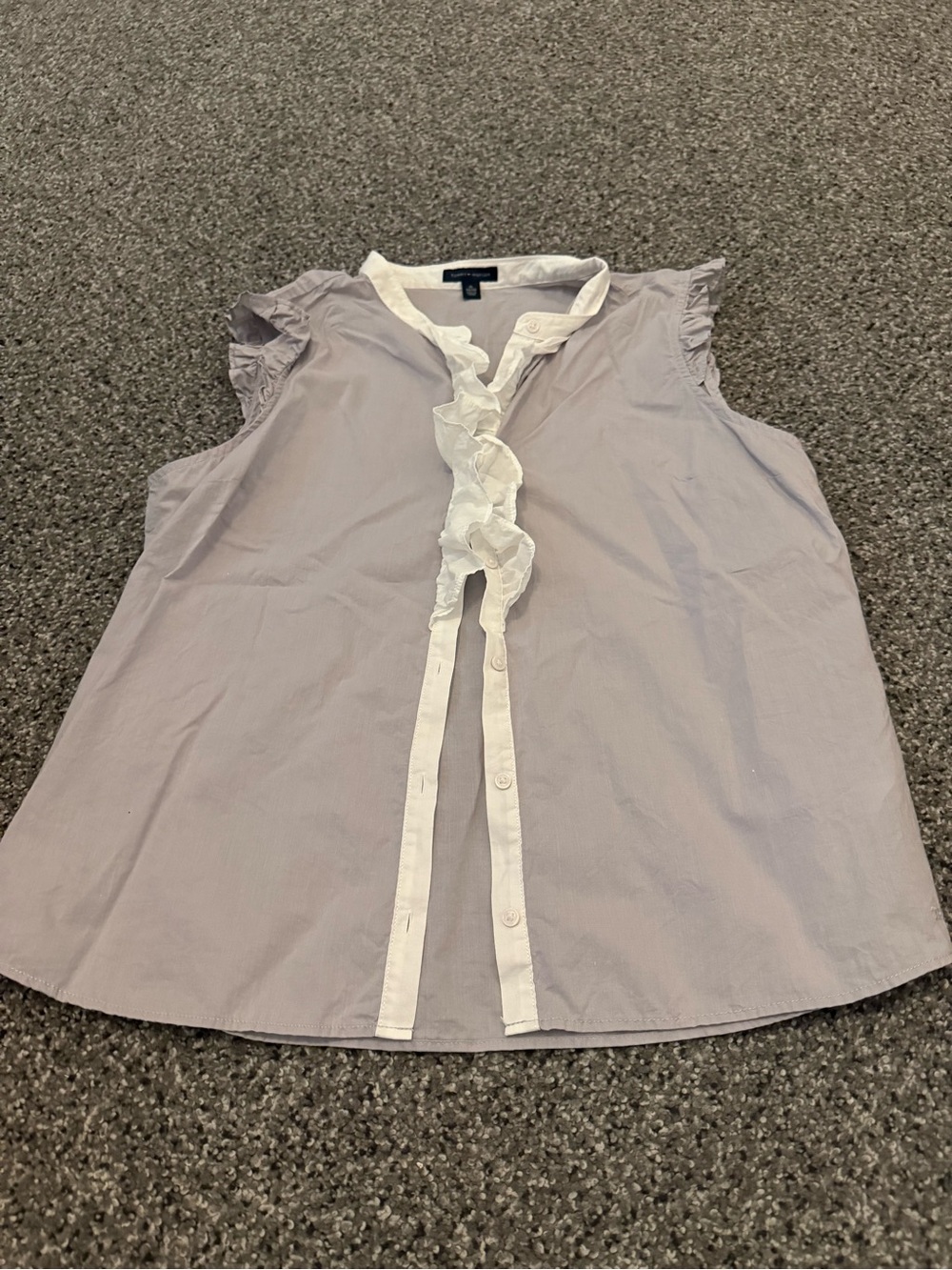 Sleeveless Ruffle-Trim Blouse in Light Gray with White Tie size xl